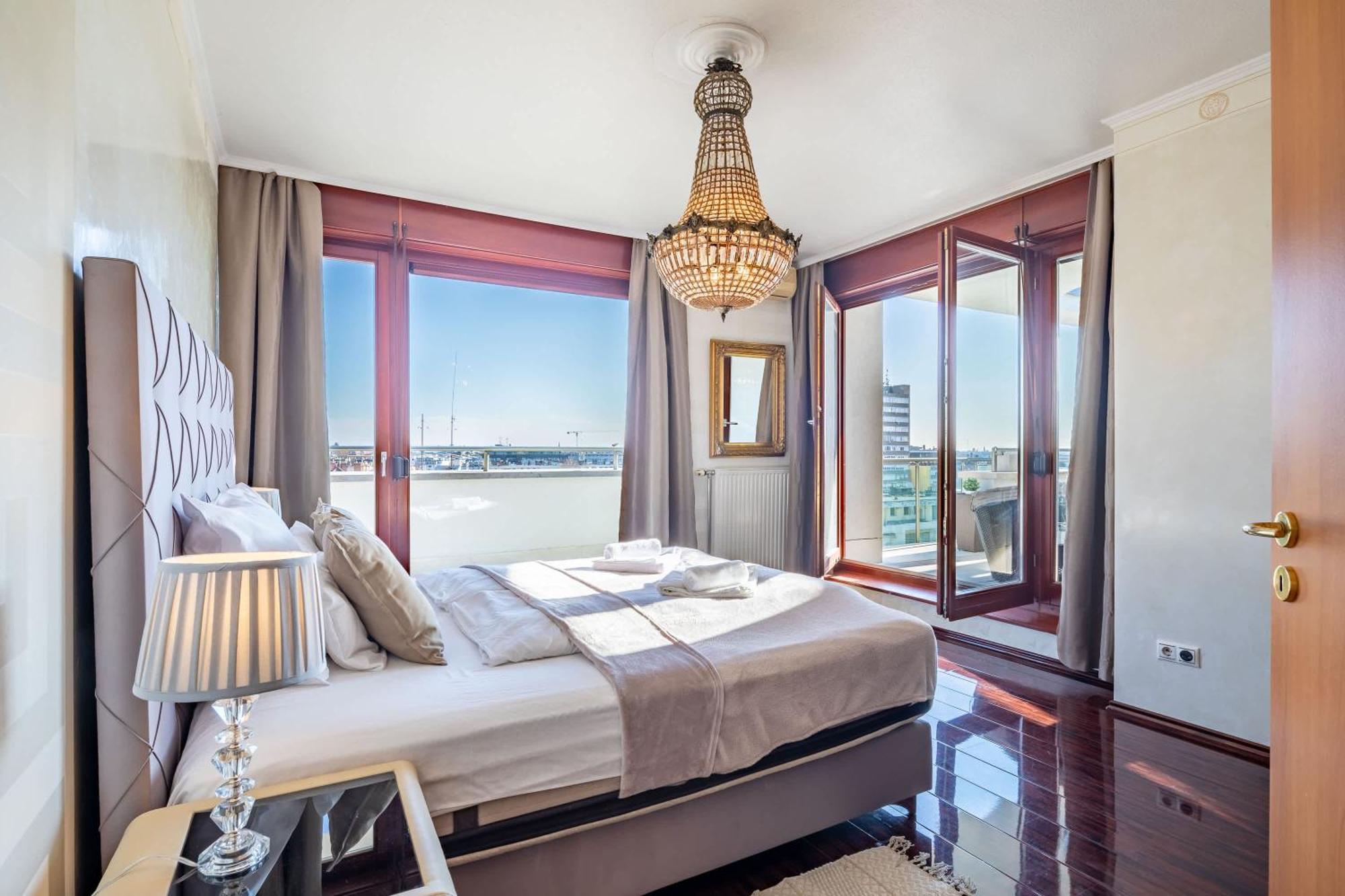 Penthouse - Modern Luxury - Sunny Apartment *