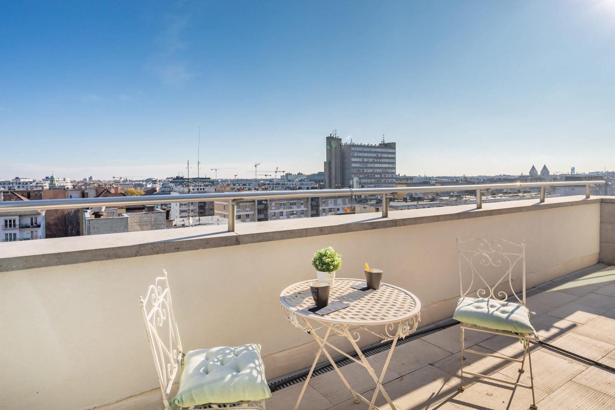 Penthouse - Modern Luxury - Sunny Apartment *